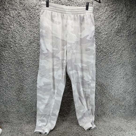 Victoria's Secret Tops - PINK Victoria’s Secret Womens Small Gray White Camo Fleece Jogger Sweatpants